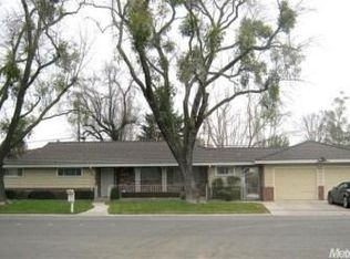 305 Robin Hood Dr, Modesto, CA 95350