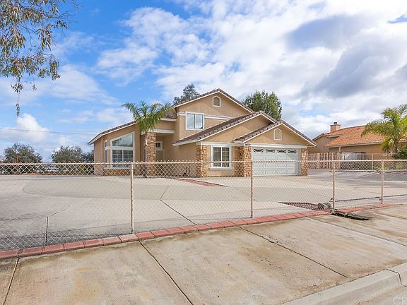 3rd image of 28572 Villa Ct