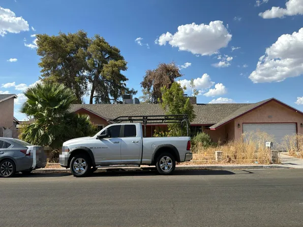 4570 E Saint Louis Ave, Las Vegas, NV 89104