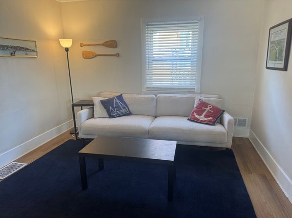 1327 W Main St APT 1