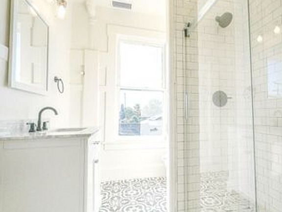 5th image of 1416 Bath St #D