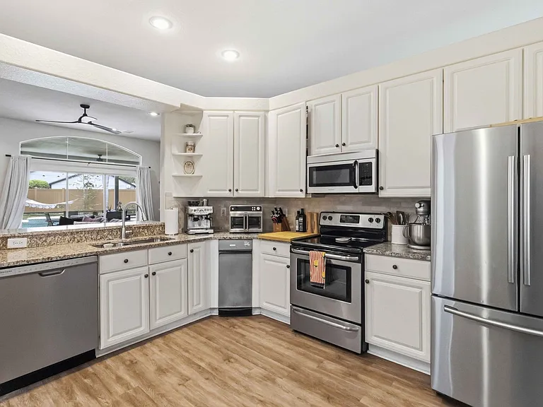 5028 Southampton Cir — Photo 11