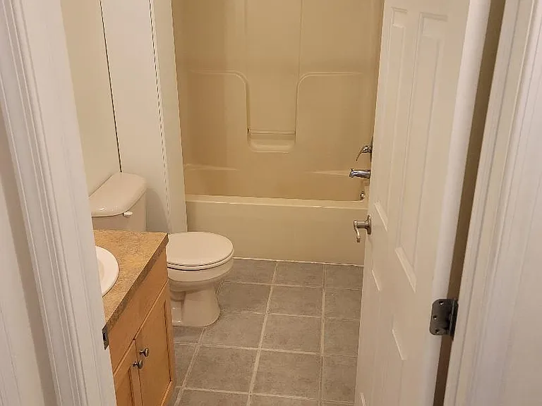 610 Maple Ave — Photo 3