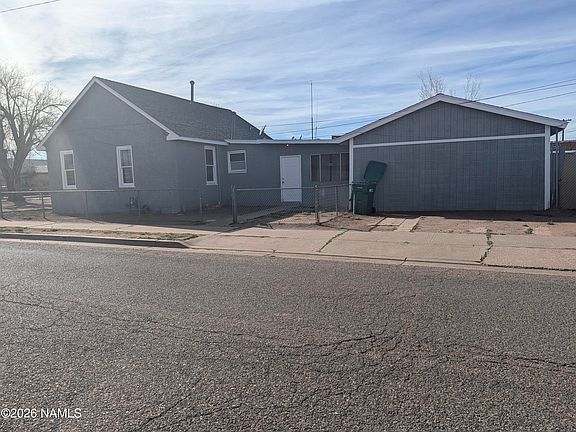 3rd image of 700 W Maple St