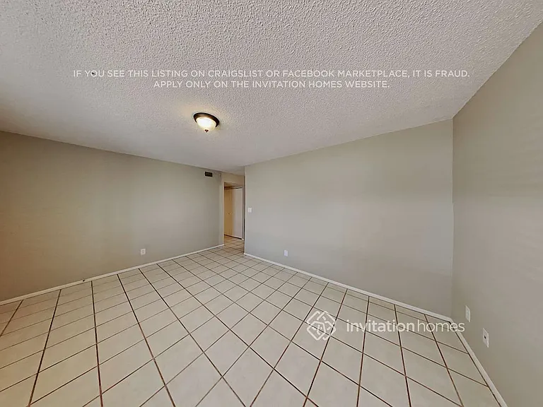 3743 W Gelding Dr — Photo 4