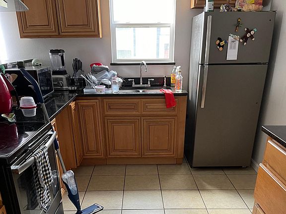 4th image of 8423 Birch St