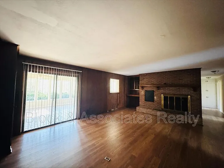 711 N Fayetteville St — Photo 4