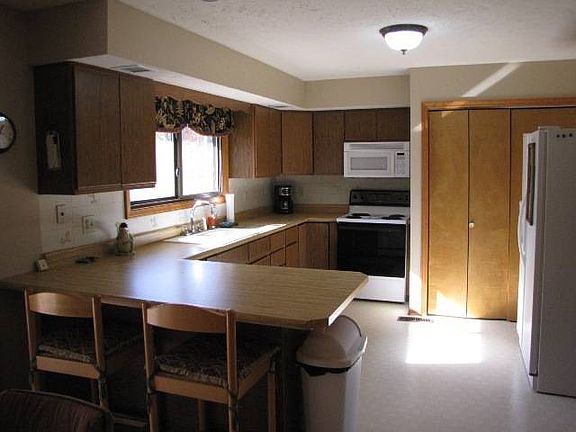 5th image of 78 Minerva Dr