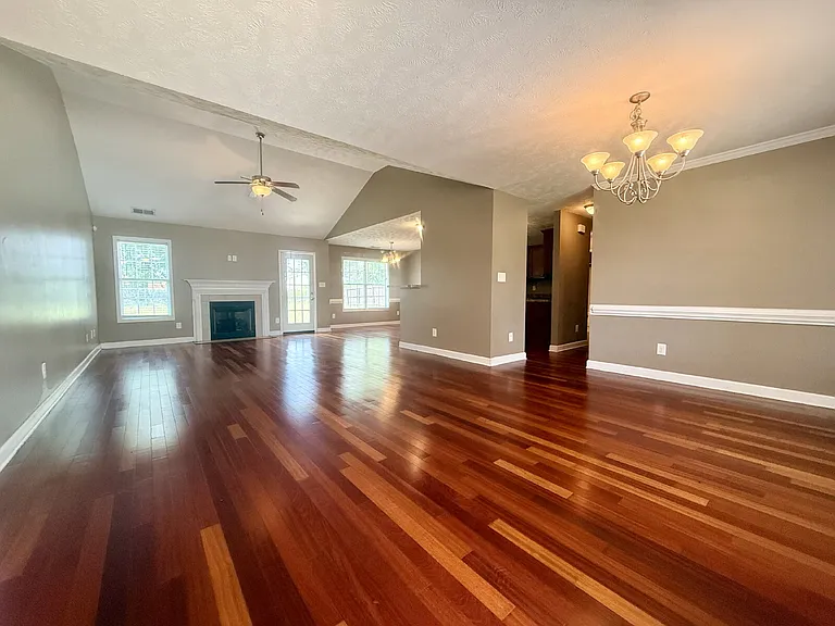 4926 Yorkchester Dr — Photo 4