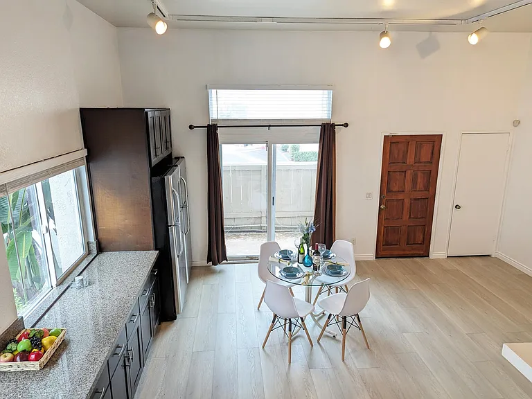 4058 Mahaila Ave #F — Photo 11