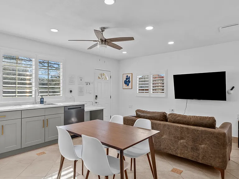5659 W Avenue L6 — Photo 4