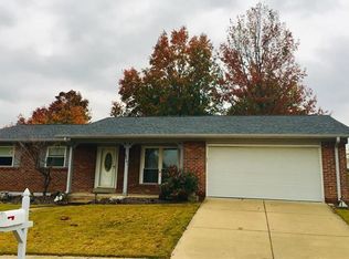 6561 Towne Woods Dr, Saint Louis, MO 63129