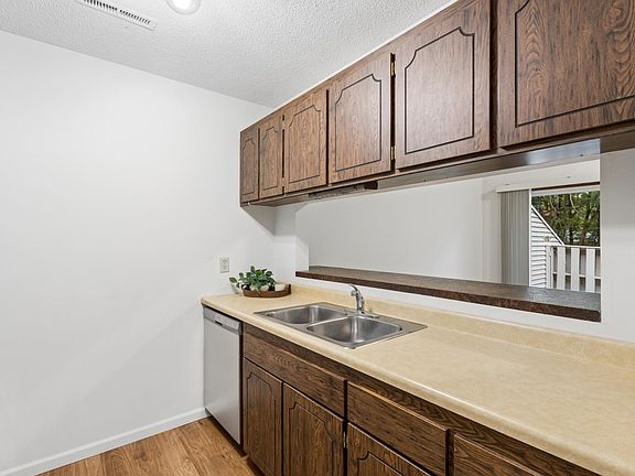 4th image of 918 120th Ln NW