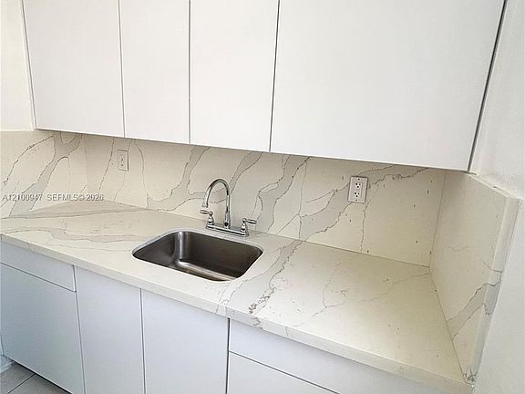 2nd image of 29 Navarre Ave #6