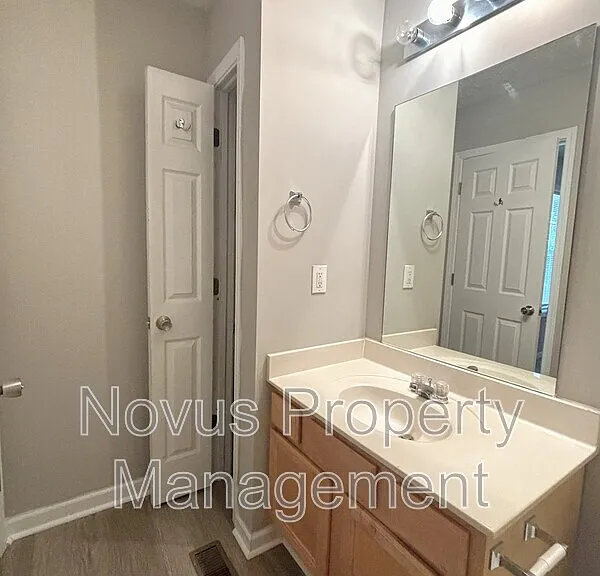 515 Lawson St — Photo 14