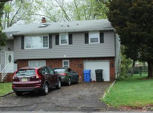 29 Magnolia Rd, Iselin, NJ 08830