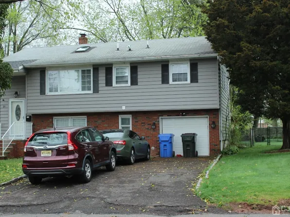 29 Magnolia Rd, Iselin, NJ 08830