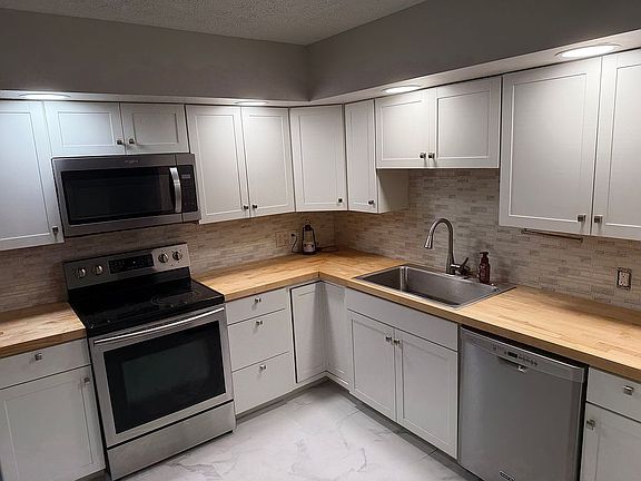 3rd image of 206 Madison Ave NE