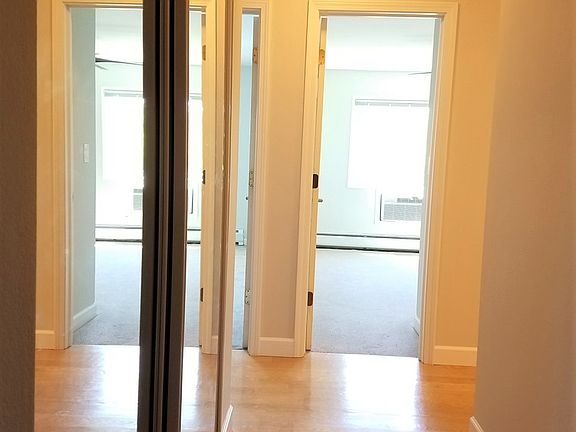 3rd image of 5358 N Cumberland Ave APT 515