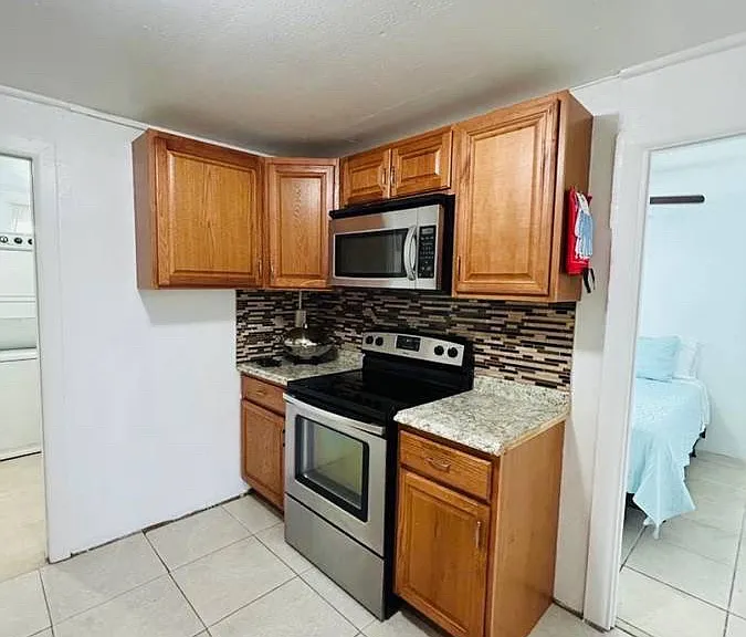 133 SW 11th Ave — Photo 4