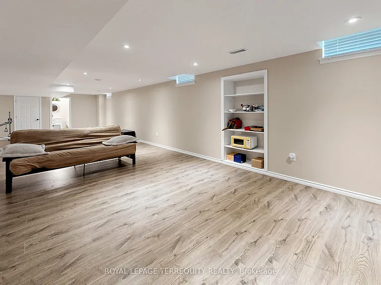 12 Ballantyne Dr — Photo 43