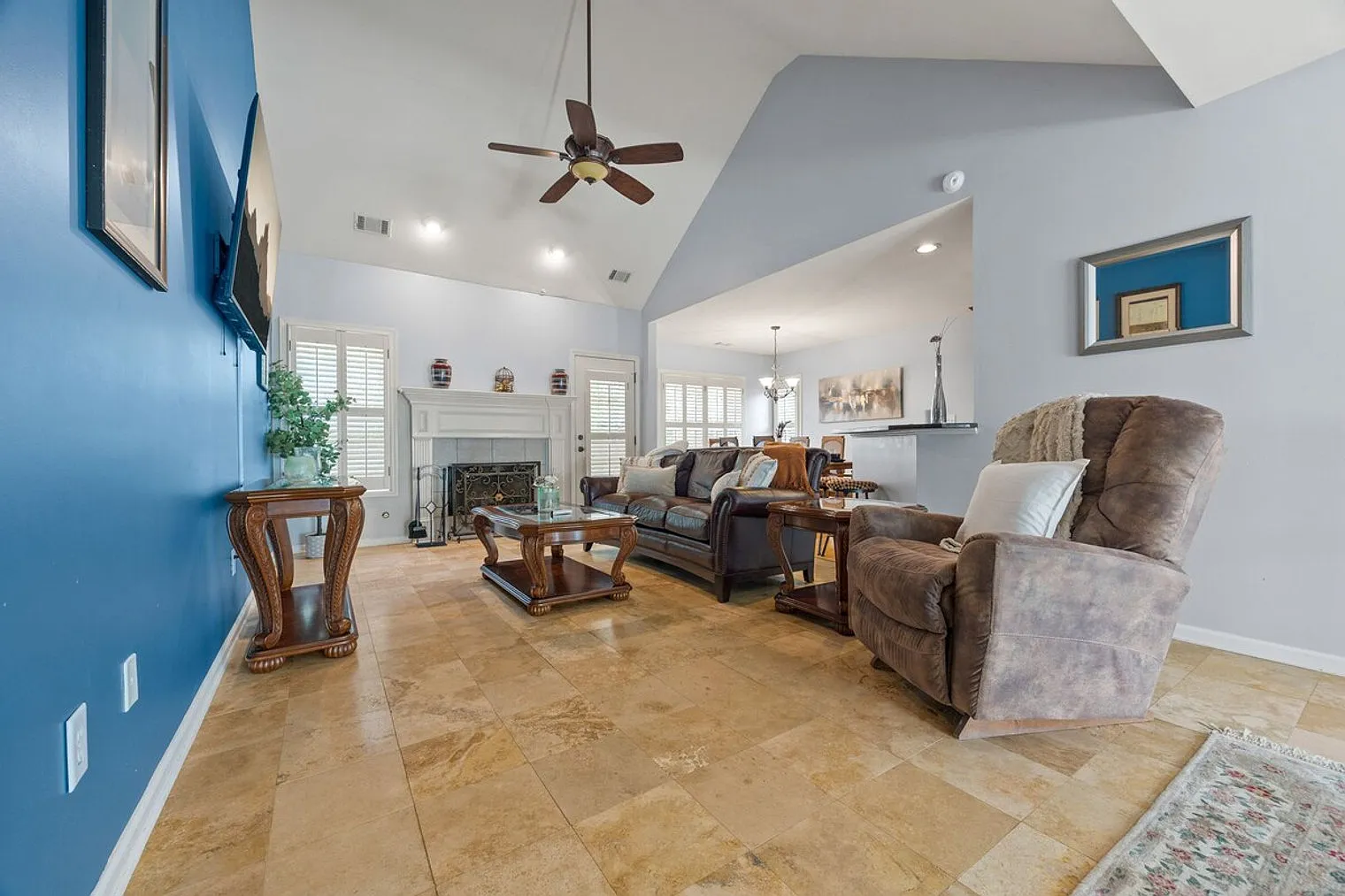 3 bed, 2.0 bath, $4,654 — Photo 1