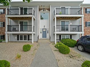 4 Chapel Hill Dr APT 9, Plymouth, MA 02360