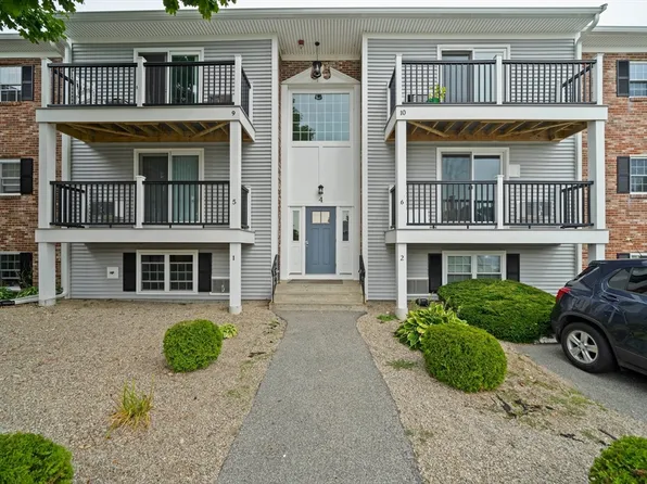 4 Chapel Hill Dr APT 9, Plymouth, MA 02360