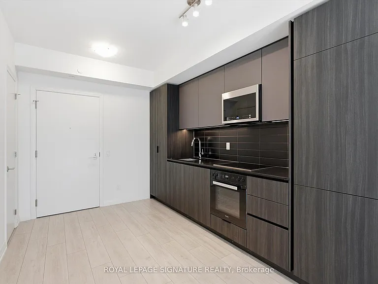 400 King St W #1519 — Photo 5