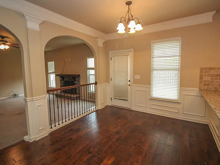 2733 Huntcliffe Dr — Photo 11