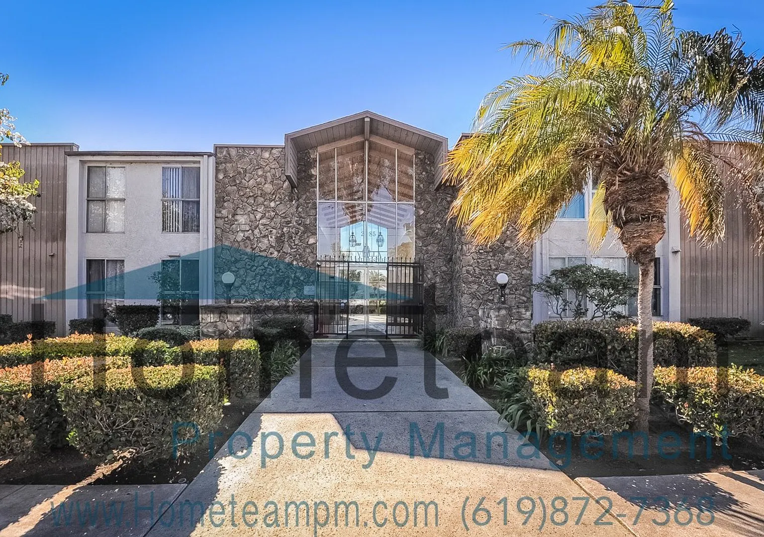 279 Moss St — Photo 1