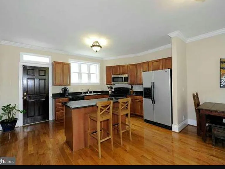 1354 Pennsylvania Ave SE — Photo 3