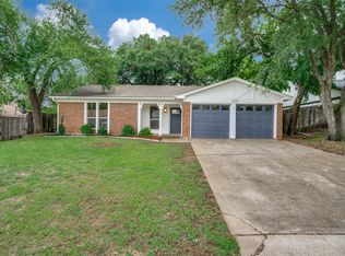 1508 Trammell Dr, Benbrook, TX 76126