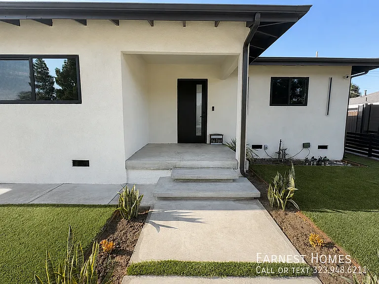 16701 Chatsworth St — Photo 25