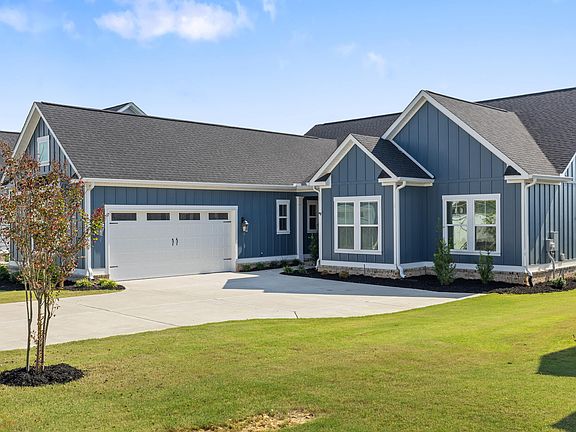 3rd image of 3024 Rosewood Drive