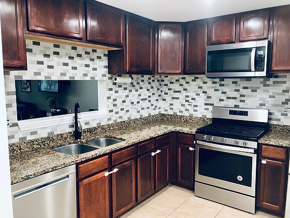4th image of 2635 N Augusta Dr