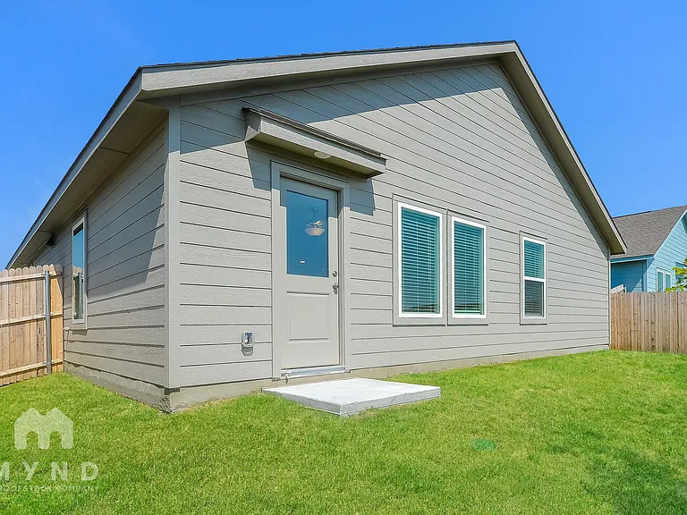2745 Mistwood Dr — Photo 20