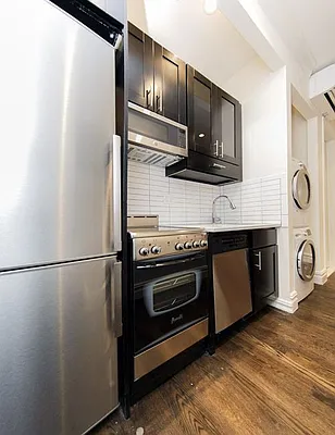 Rented by Metro Realty NY Inc | media 19