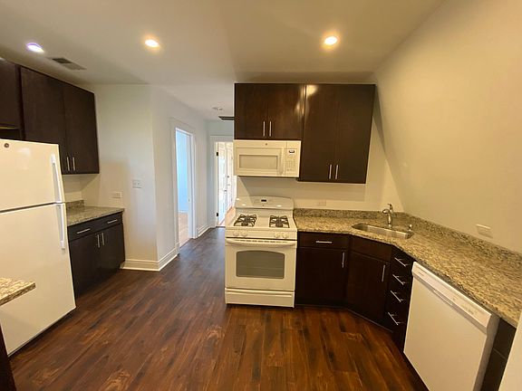 4th image of 3850 W Belden Ave #3