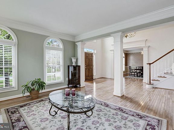 5th image of 3913 Arbor Crest Way