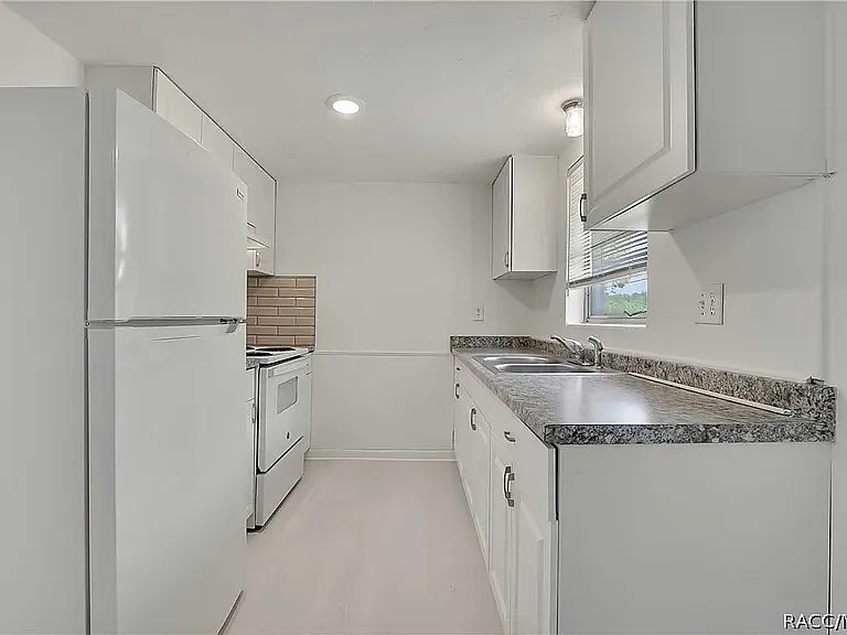 1 E Murray St — Photo 3