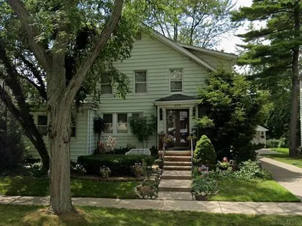 295 Rivard Blvd #1W, Grosse Pointe, MI 48230