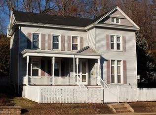 28 W Main St, Clinton, NJ 08809