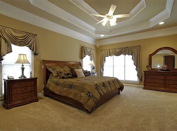 3rd image of 805 Legends Glen Ct