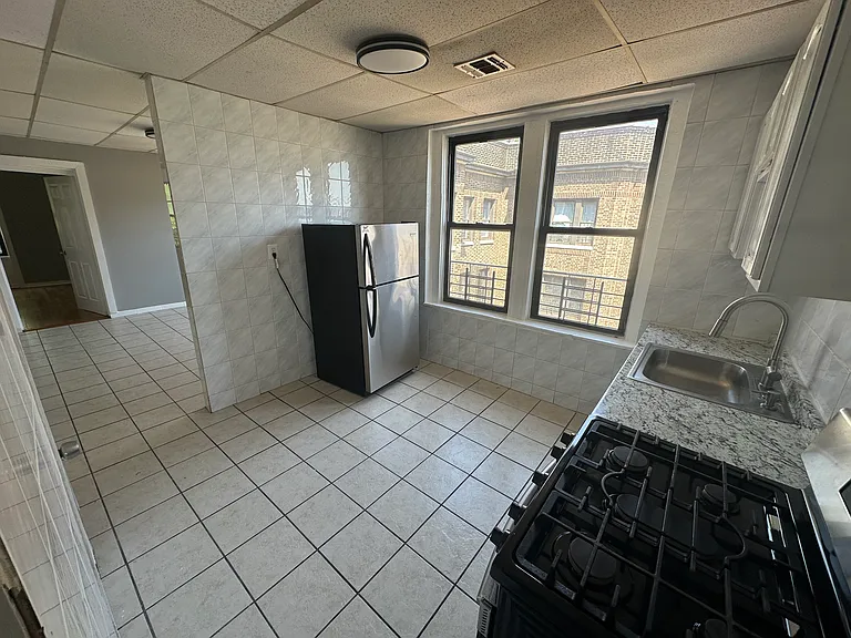 7 Roosevelt Ter #B1 — Photo 6