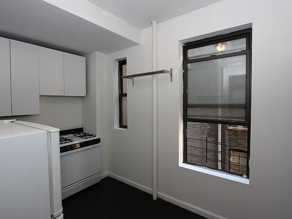 5th image of 242 E 50th St #5D1