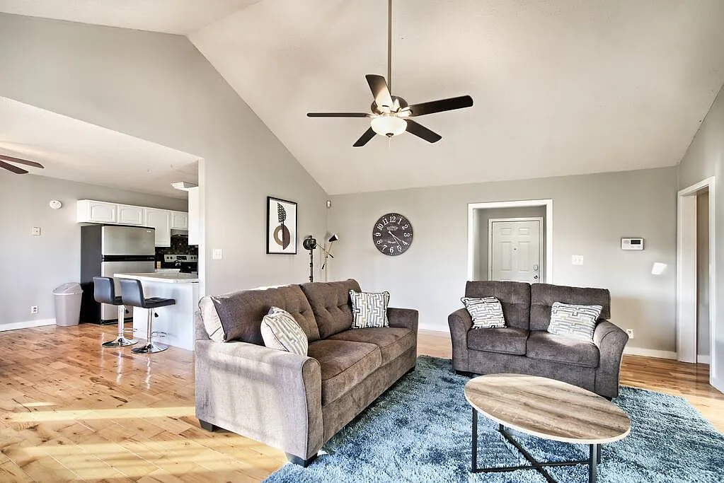 3 bed, $3,367 — Photo 4