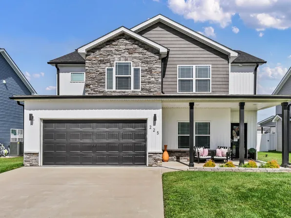 225 Kildeer Dr, Clarksville, TN 37040