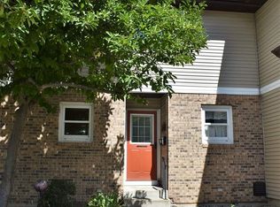 2126 Bicentennial Dr, Cedar Falls, IA 50613