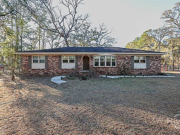 3rd image of 181 Old Lake Road